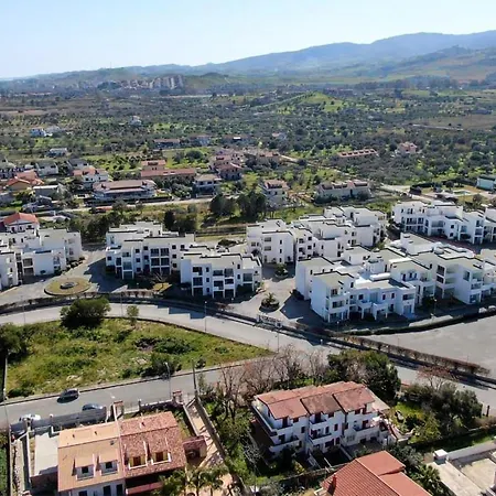 Διαμέρισμα Awesome In Isca Marina *